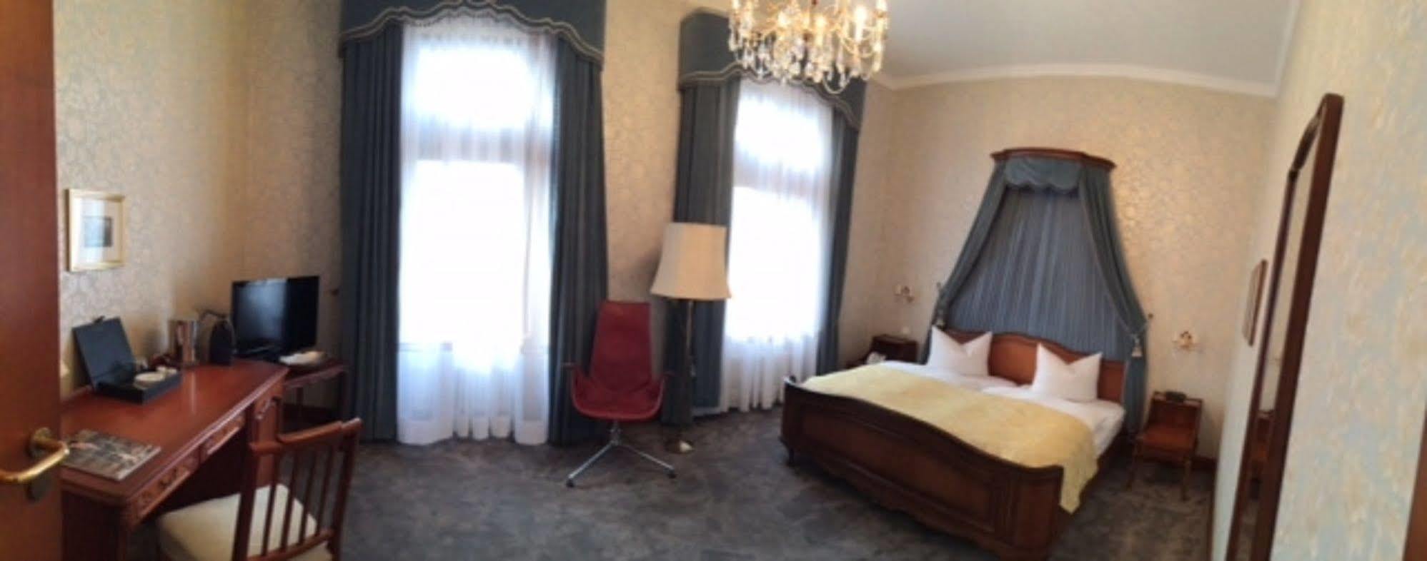 Schlosshotel Rettershof Kelkheim Buitenkant foto