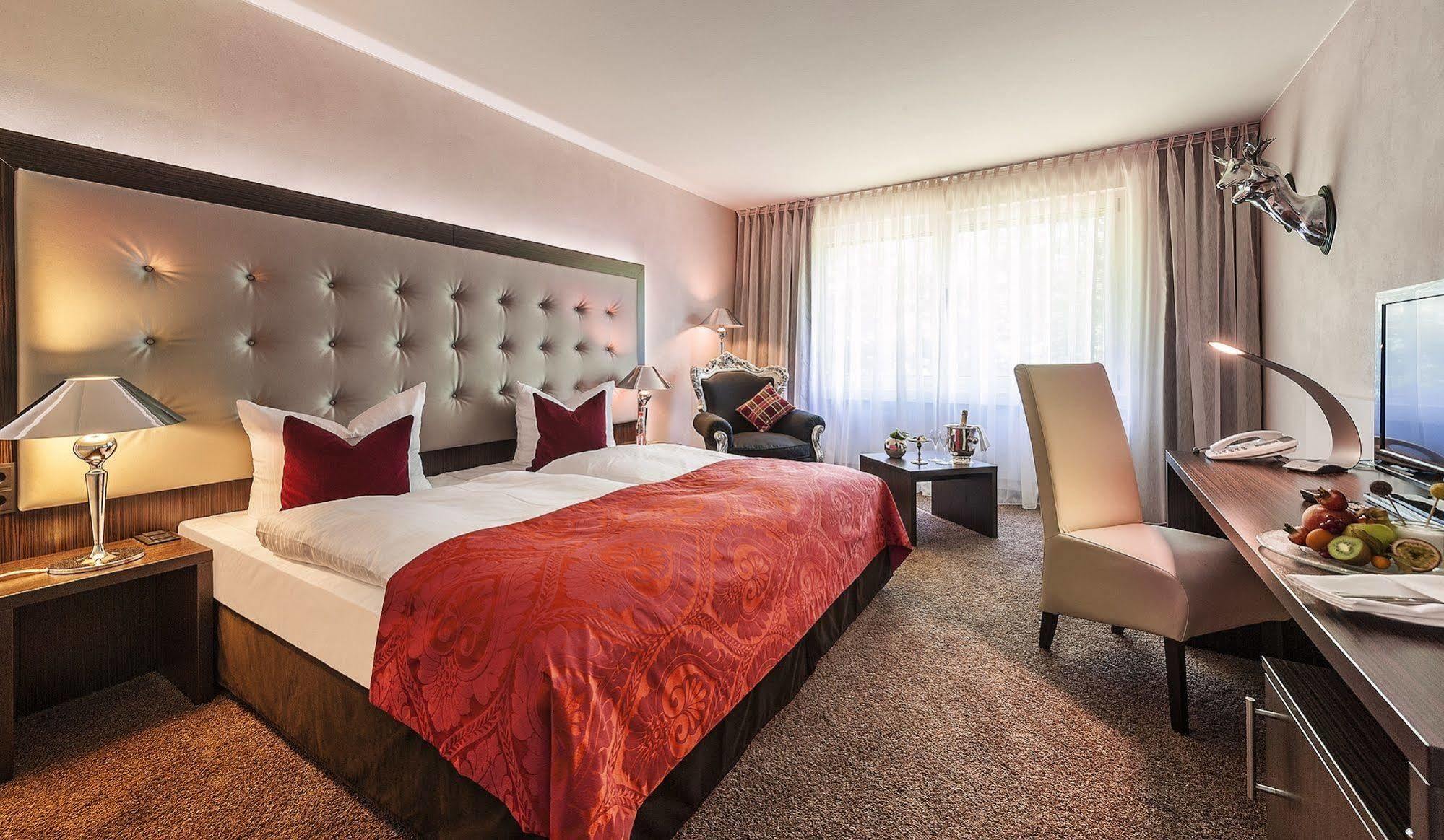 Schlosshotel Rettershof Kelkheim Buitenkant foto